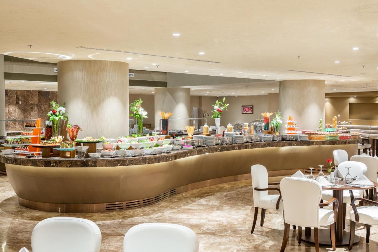 มิลเลนเนียม มักกะฮ์ อัล นาซีม โฮเต็ล Hotel Mecca ภายนอก รูปภาพ A buffet at a luxury hotel